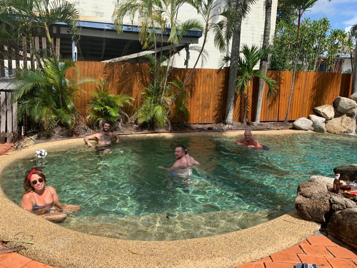 Mumma's Hostel Cairns Exterior foto